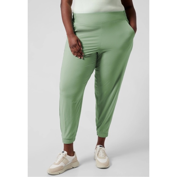 ATHLETA women’s Brooklyn joggers pants size 16 lightweight Quick dry zip pockets - Picture 1 of 16